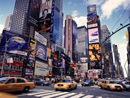 В Нью-Йорке на Таймс-сквер столкнулись два туристических автобуса