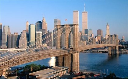 Российский турист забрался на башню Бруклинского моста в Нью-Йорке