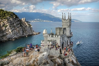 С начала года в Крыму отдохнуло 2,3 миллиона туристов