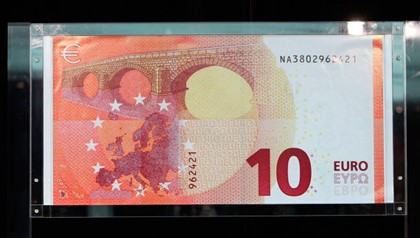 В обращение введены новые банкноты достоинством 10 евро