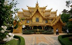 Двое россиян под действием наркотиков устроили дебош в тайском храме