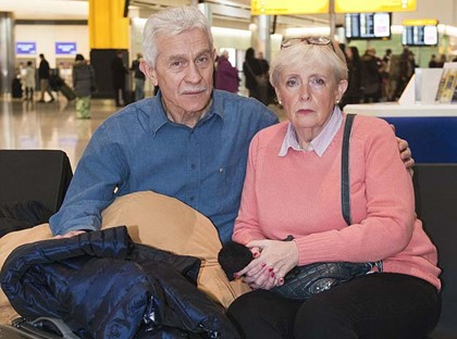 Пожилая пара обосновалась в аэропорту Хитроу