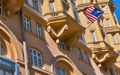 В Москве голый мужчина пытался пробраться в американское посольство