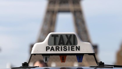 Парижским такси выделят полосы по дороге в аэропорт