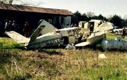 В США самолет упал на жилой дом
