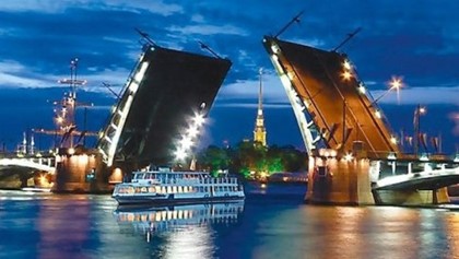 В Петербурге запретили ночные прогулки по Неве