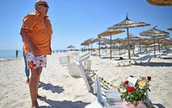В Тунисе террорист растрелял туристов на пляже