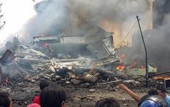 На Суматре самолет упал рядом с отелем