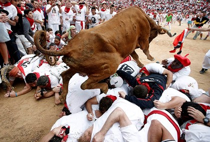 В Памплоне во время забега быков пострадали туристы