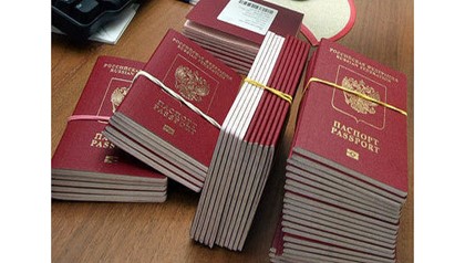 В Шереметьево застряли сотни паспортов