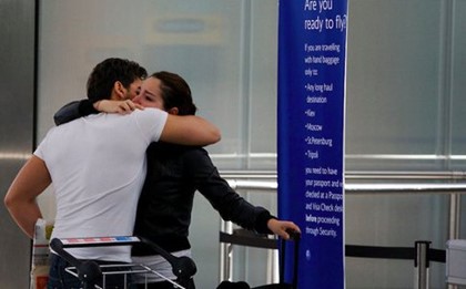«Целуйся и лети» - новая услуга в аэропорту Палермо