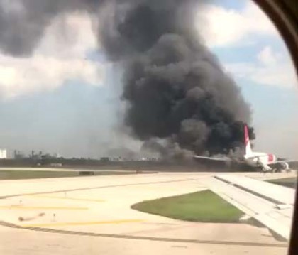 В аэропорту Флориды загорелся Боинг с туристами