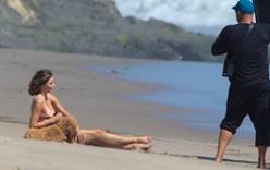 Миранда Керр обживается на пляже