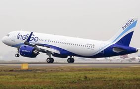 Два пассажирских самолета едва не столкнулись на взлете в Нью-Дели