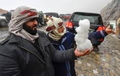 Арабские Эмираты радуются снегу
