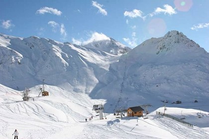 Лыжник из России погиб при сходе лавины в Альпах