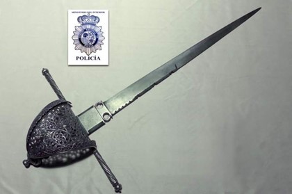 Найдена шпага Сервантеса, украденная с выставки в Саламанке