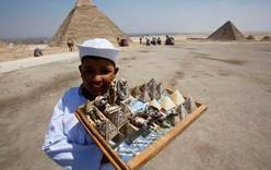 Торговцев сувенирами в Египте накажут на назойливость
