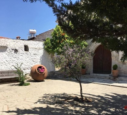 Four Seasons на Кипре отправляет гостей в монастырь