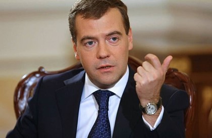 Медведев призвал проанализировать все риски при введении курортного сбора