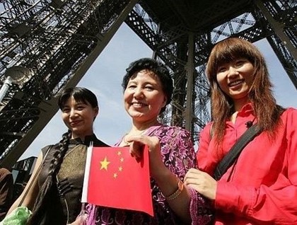 Китайские туристы стали меньше тратить на шопинг, предпочитая впечатления