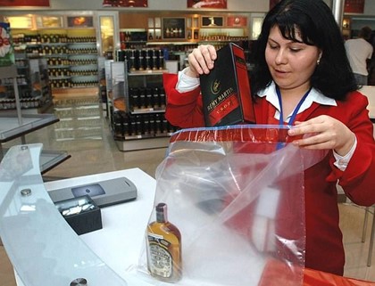Российские лоукостеры смогут включать в вес ручной клади покупки Duty free