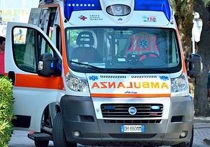 Школьный автобус с детьми перевернулся в Италии