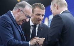 Французы подарили Путину галльского петуха