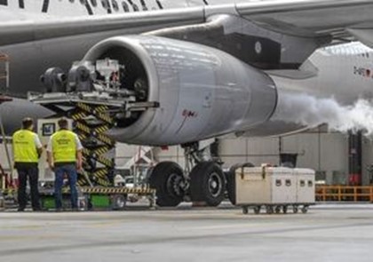 Lufthansa будет чистить самолеты льдом