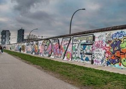 Берлин восстановит стену