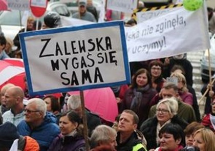 Учителя в Польше объявили бессрочную забастовку