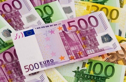 Итальянец нашел 20 тысяч евро в банкомате и вернул их владельцу