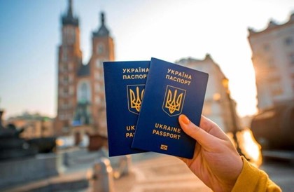 Киев выдаст россиянам паспорта
