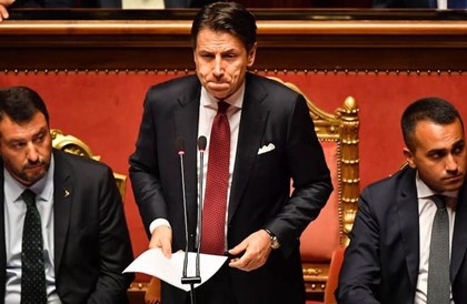 Премьер Италии ушел в отставку