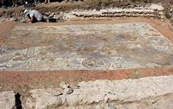 Шестиметровую древнеримскую мозаику нашли в Британии