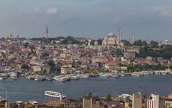 Землетрясение повредило сотни зданий в Стамбуле