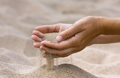 На Сардинии задержали туриста с 45 кг песка