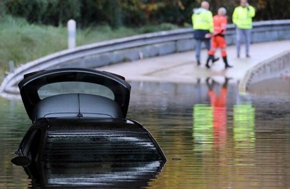 Шесть человек погибли из-за наводнения во Франции