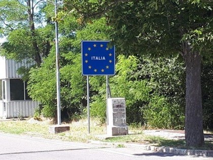 Посольство Италии опровергло сообщения  о закрытии госграниц