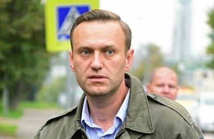 Оппозиционного политика Алексея Навального переправляют в Германию