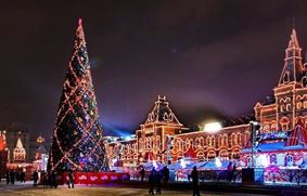 Зажгут ли огни новогодние ёлки в Москве?