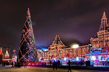 Зажгут ли огни новогодние ёлки в Москве?