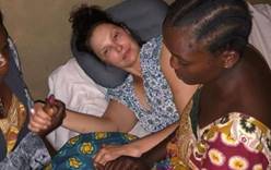 Эшли Джадд сломала ногу в путешествии по Африке