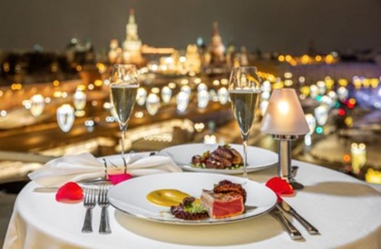 «Балчуг Кемпински» приглашает на романтический ужин с видом на Москву