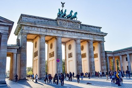 Германия возобновила прием заявок россиян на любые визы