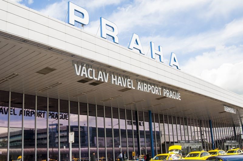 Чехия запретила россиянам безвизовый транзит