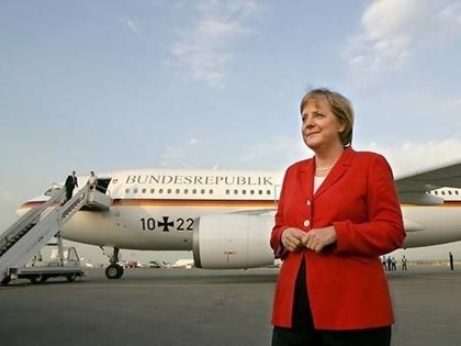 Меркель летает экономом, маскируется или показывает пример