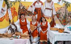 Поющие повара и вкусная еда на гастрономическом фестивале в Курской области