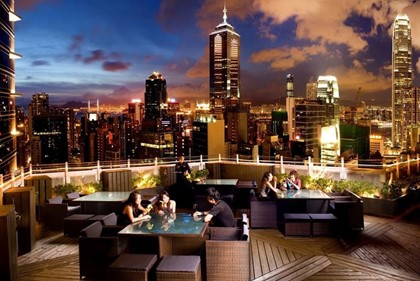 Туристы в Гонконге смогут бесплатно посещать бары и рестораны