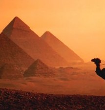 Египетская сила: бесстрашные туристы спешат на помощь